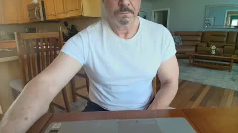 Snapshot of mark48130 chatting on 03-09-25, 07:26 Mark online show from 03-09-25, 07:26