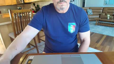 Snapshot of mark48130 chatting on 03-10-25, 10:02 Mark online show from 03-10-25, 10:02