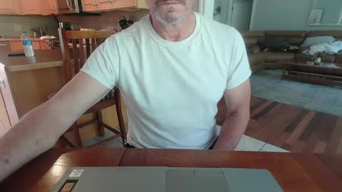 Snapshot of mark48130 chatting on 10-06-25, 06:38 Mark online show from 10-06-25, 06:38