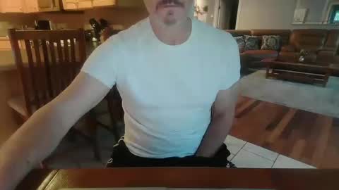 Snapshot of mark48130 chatting on 10-10-25, 12:26 Mark online show from 10-10-25, 12:26