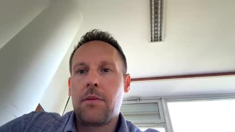 Mark online show from 05-04-26, 08:43