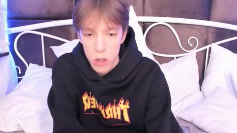 Snapshot of mark_branston chatting on 09-30-25, 04:12 Mark online show from 09-30-25, 04:12