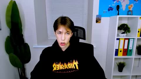 Snapshot of mark_branston chatting on 10-05-25, 10:46 Mark online show from 10-05-25, 10:46