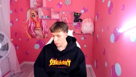 Snapshot of mark_branston chatting on 10-10-25, 03:33 Mark online show from 10-10-25, 03:33