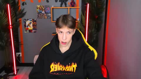 Snapshot of mark_branston chatting on 10-12-25, 10:47 Mark online show from 10-12-25, 10:47