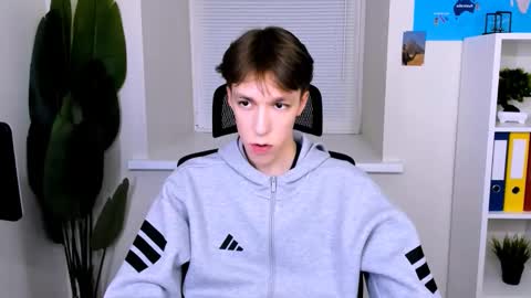 Snapshot of mark_branston chatting on 10-23-25, 03:33 Mark online show from 10-23-25, 03:33