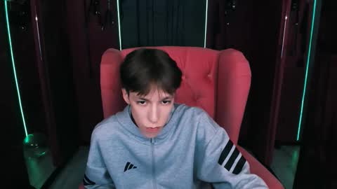 Snapshot of mark_branston chatting on 10-27-25, 10:52 Mark online show from 10-27-25, 10:52