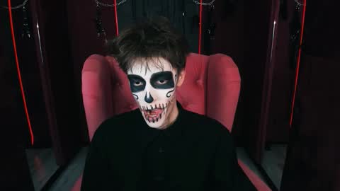 Snapshot of mark_branston chatting on 10-31-25, 03:57 Mark online show from 10-31-25, 03:57