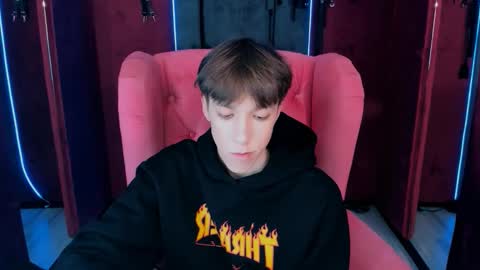 Snapshot of mark_branston chatting on 11-07-25, 03:23 Mark online show from 11-07-25, 03:23