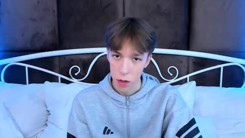 Snapshot of mark_branston chatting on 11-09-25, 10:46 Mark online show from 11-09-25, 10:46