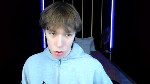 Snapshot of mark_branston chatting on 03-08-26, 10:41 Mark online show from 03-08-26, 10:41