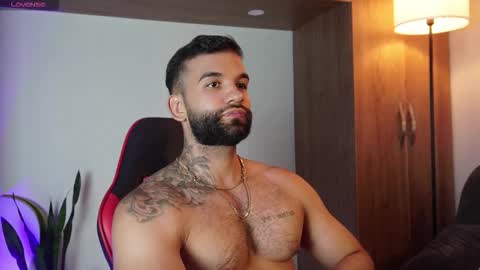 Mark online show from 11-08-25, 10:41