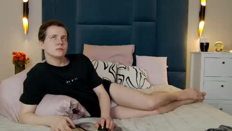 Snapshot of mark_hot_ chatting on 03-24-26, 10:04 Mark online show from 03-24-26, 10:04