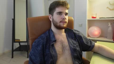 Snapshot of mark_maxim chatting on 10-15-25, 01:44 MARK MAXIM online show from 10-15-25, 01:44