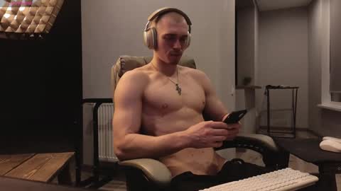 Snapshot of mark_stiff chatting on 12-28-24, 08:04 Mark online show from 12-28-24, 08:04
