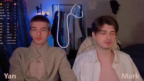 Snapshot of mark_sun chatting on 12-15-25, 04:50 Mark online show from 12-15-25, 04:50