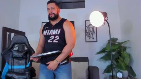 mark_x23 online show from 05-10-26, 03:12