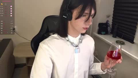 Mark online show from 10-31-25, 04:52