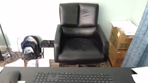 Snapshot of markinwest chatting on 10-17-25, 07:38 MarkinWest online show from 10-17-25, 07:38