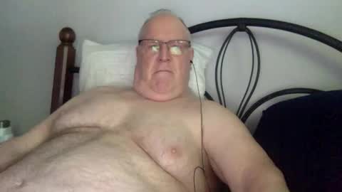 Snapshot of markkb262626 chatting on 05-04-26, 11:39 Mark online show from 05-04-26, 11:39