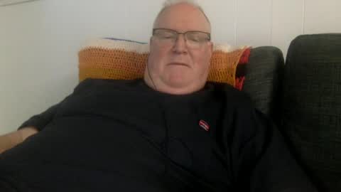 Snapshot of markkb262626 chatting on 07-09-26, 12:20 Mark online show from 07-09-26, 12:20
