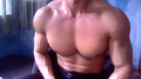 Snapshot of markogoldwolf chatting on 02-17-25, 04:09 boogieman online show from 02-17-25, 04:09