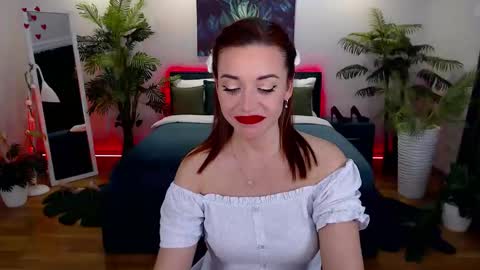 Snapshot of marladewis chatting on 11-15-25, 01:29 MarlaDewis online show from 11-15-25, 01:29