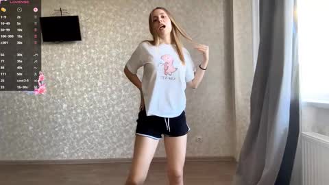 Olivia online show from 10-07-25, 01:08