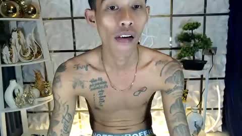 marlmoreno10 online show from 12-21-25, 02:57