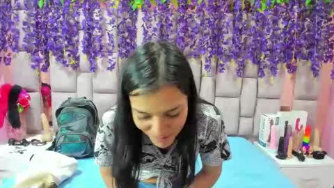 Snapshot of marlyanal chatting on 12-14-24, 01:27 Marly Anal online show from 12-14-24, 01:27