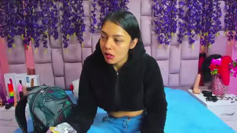 Snapshot of marlyanal chatting on 01-04-25, 12:59 Marly Anal online show from 01-04-25, 12:59