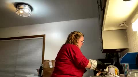 maroon_moon online show from 02-16-25, 12:19