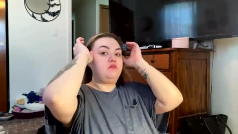 maroon_moon online show from 02-17-25, 04:59