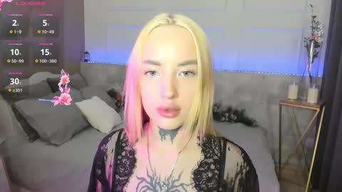 Marquise online show from 12-21-25, 05:58