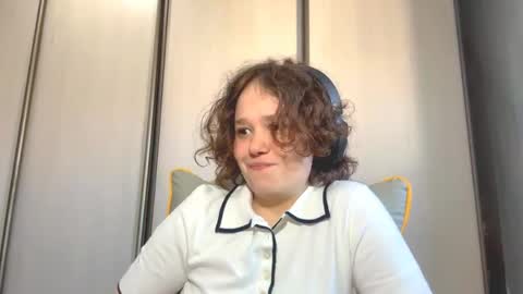 Lola online show from 03-26-26, 10:10