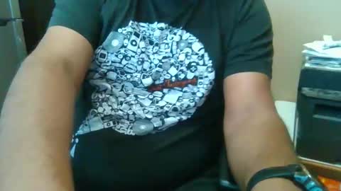 Married Horny Guy online show from 11-18-25, 02:43