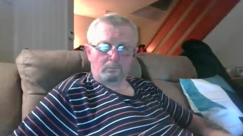 Snapshot of marrrrc chatting on 02-14-26, 11:23 marrrrc online show from 02-14-26, 11:23