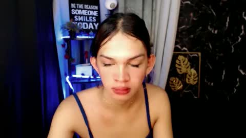 Snapshot of marryme_leixx chatting on 03-23-26, 02:48 LEIXX online show from 03-23-26, 02:48