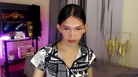 Snapshot of marryme_leixx chatting on 04-17-26, 10:07 LEIXX online show from 04-17-26, 10:07