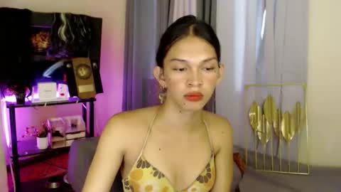 Snapshot of marryme_leixx chatting on 04-28-26, 02:27 LEIXX online show from 04-28-26, 02:27