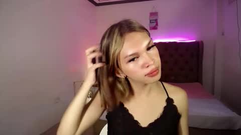 Snapshot of marryme_leixx chatting on 05-11-26, 03:12 LEIXX online show from 05-11-26, 03:12