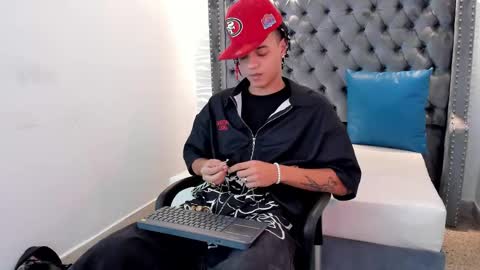 MARSHALL online show from 11-18-25, 01:15