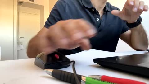 Snapshot of marsupilami_82_ chatting on 10-01-25, 11:27 marsupilami_82_ online show from 10-01-25, 11:27