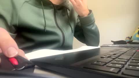 Snapshot of marsupilami_82_ chatting on 02-19-26, 10:33 marsupilami_82_ online show from 02-19-26, 10:33