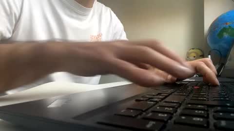 Snapshot of marsupilami_82_ chatting on 03-11-26, 11:49 marsupilami_82_ online show from 03-11-26, 11:49