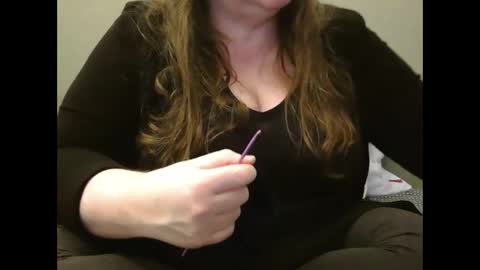 Snapshot of marthabriest chatting on 01-01-25, 11:05 Martha online show from 01-01-25, 11:05