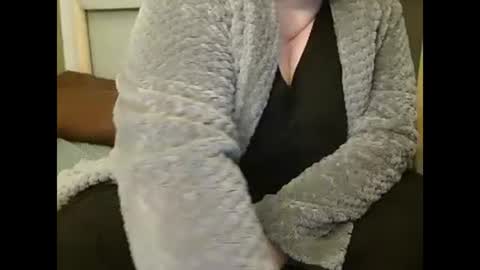 Snapshot of marthabriest chatting on 01-06-25, 07:20 Martha online show from 01-06-25, 07:20