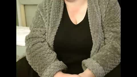 Snapshot of marthabriest chatting on 02-07-25, 07:29 Martha online show from 02-07-25, 07:29