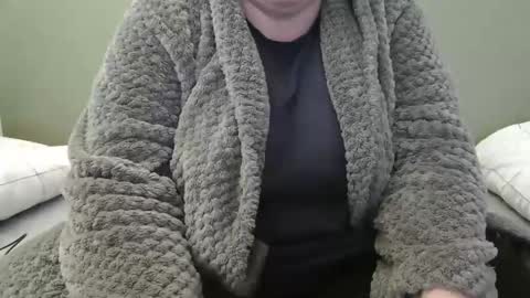 Snapshot of marthabriest chatting on 02-13-25, 12:11 Martha online show from 02-13-25, 12:11