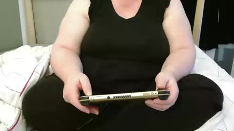 Snapshot of marthabriest chatting on 02-14-25, 12:14 Martha online show from 02-14-25, 12:14